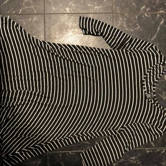 I am selling dresses,rompers, and pairs of shorts. - Picture 2 of 7